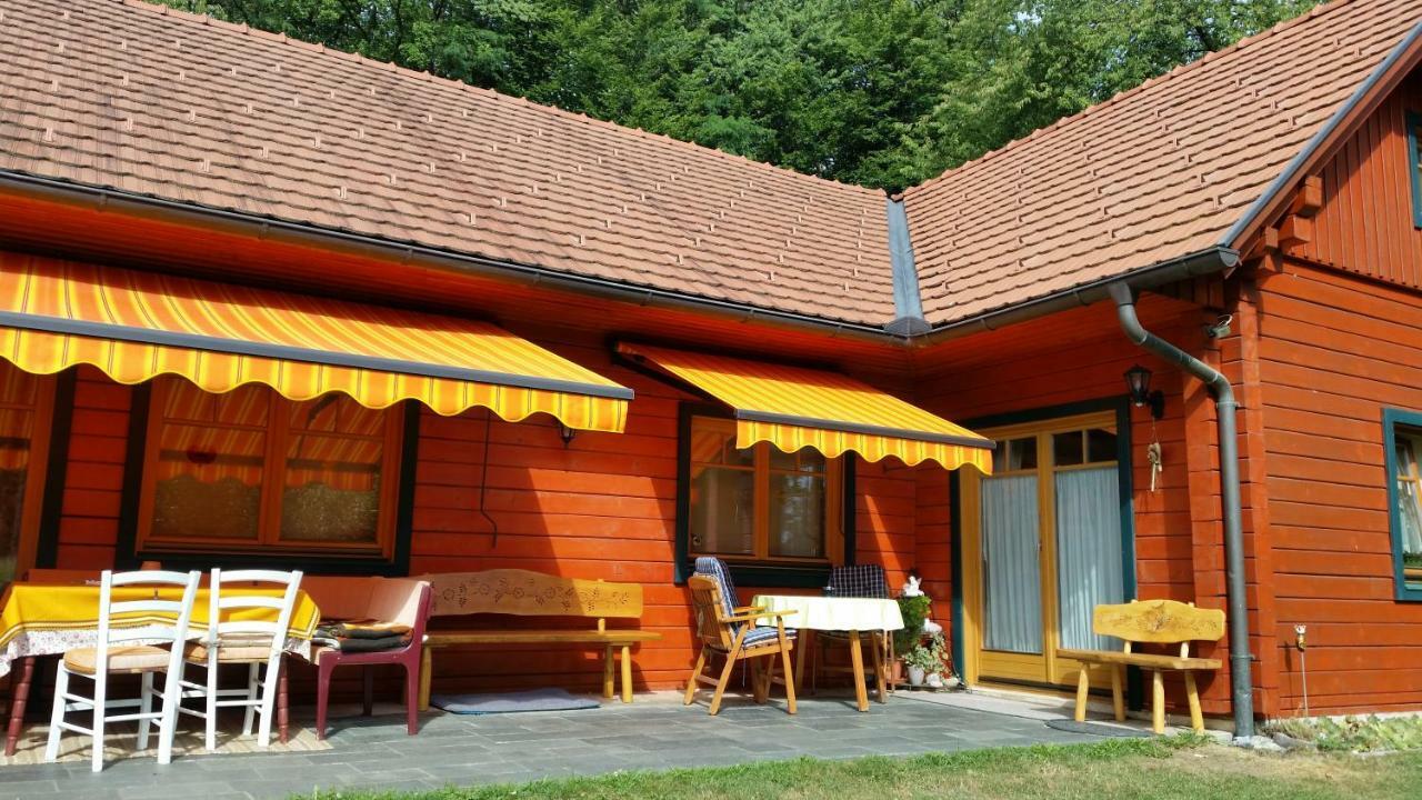 Ferienwohnung Nostalgie Ehrenhausen Esterno foto